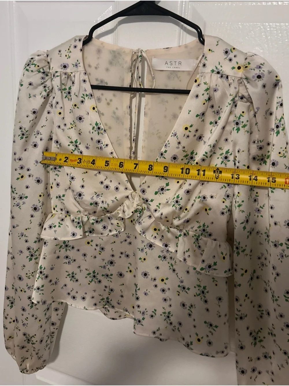 Astr Cream Floral Tie Back Ruffle V-Neck Blouse
